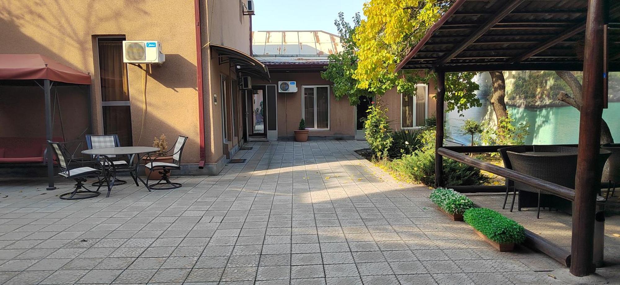Areg Hotel Ereván Exterior foto