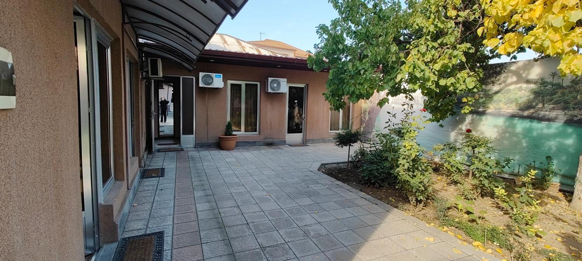 Areg Hotel Ereván Exterior foto