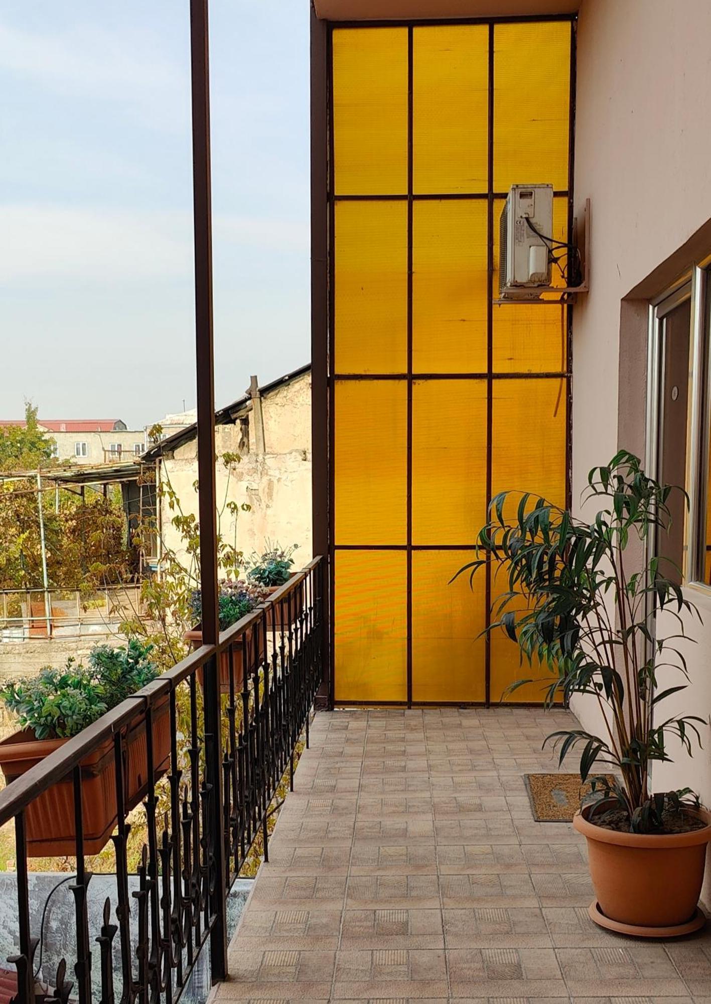 Areg Hotel Ereván Exterior foto